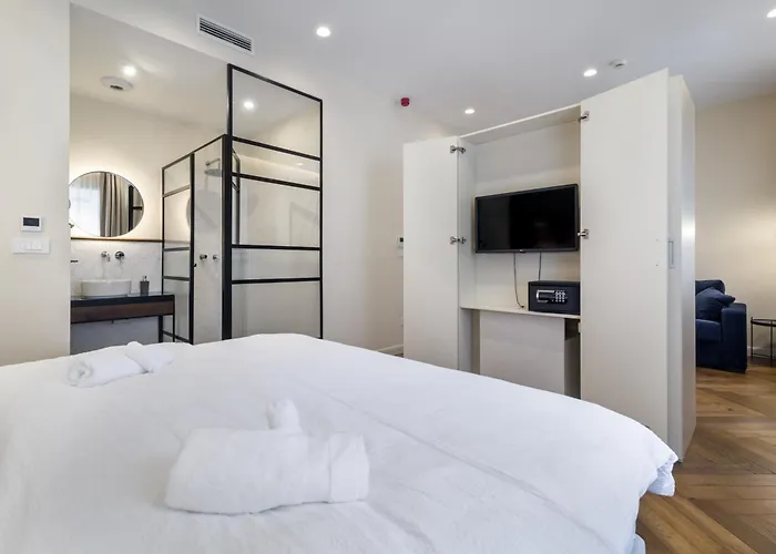 Budapest Eye- Boutique Suites, By Bqa