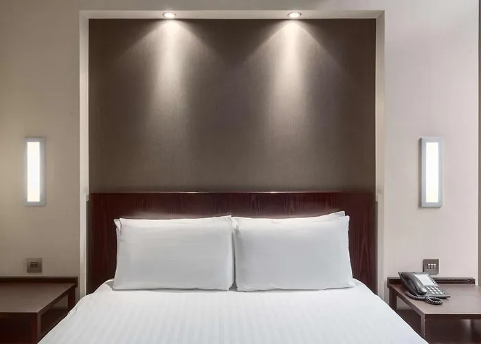 Nh London Kensington Hotel