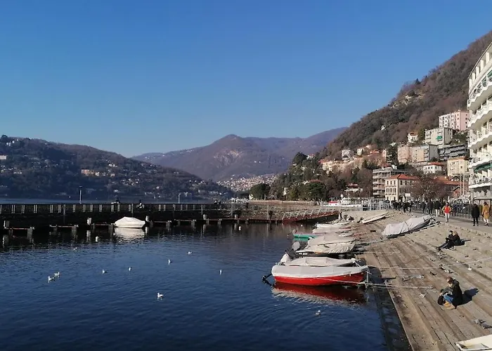Al Porticciolo Di Sant'Agostino Bed and Breakfast Como