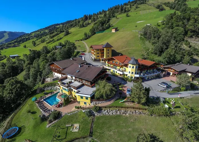 Eggerhof Mit Panorama Aussicht, Inklusive Verwoehnpension Und Joker Card Saalbach-Hinterglemm