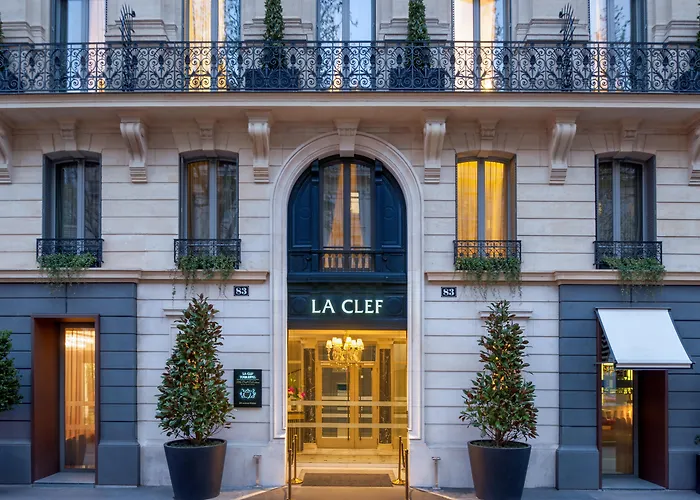 La Clef Tour Eiffel Paris By The Crest Collection Hotel