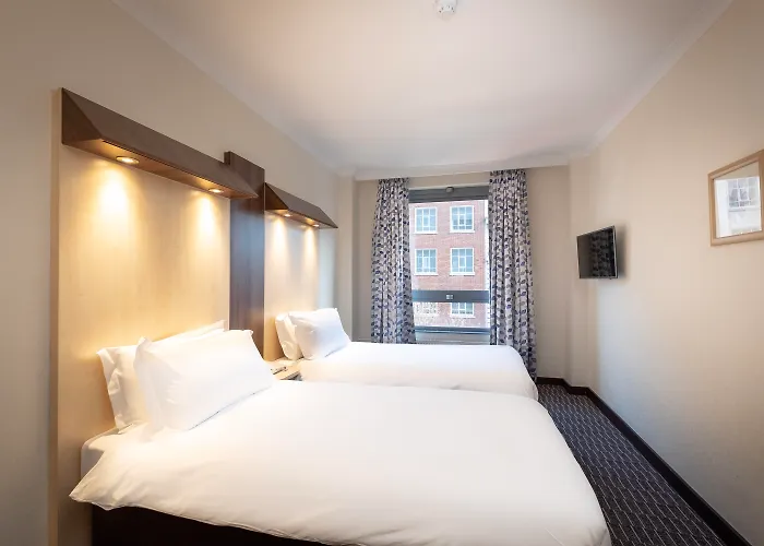 City Sleeper At Royal National Hotel Londen