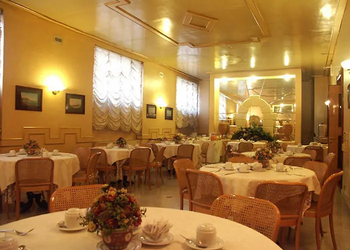 Hotel Nuovo Rebecchino Napels