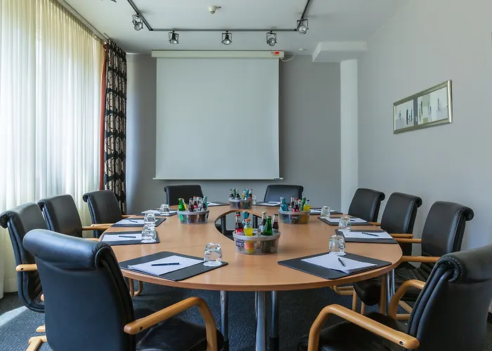 Plaza Premium Koeln Hotel