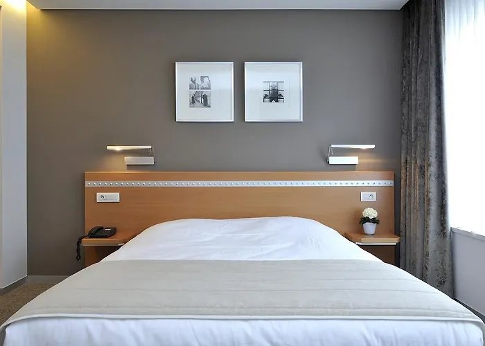 Business By Parkhotel -Annex- Kortrijk
