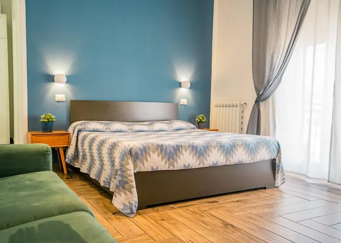 Hub Ferroviario - 12 Posti Letto Per Il Tuo Gruppo A Napoli Con Wifi E Netflix Bed and Breakfast