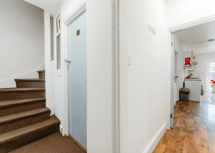 Upton Park Bedrooms 25 Min To Central Londen