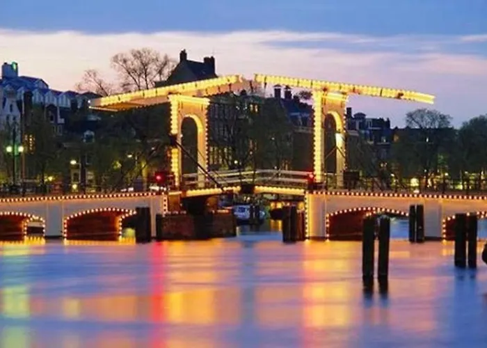 Tiny Houseboat B&B On The Amstel River Amsterdam