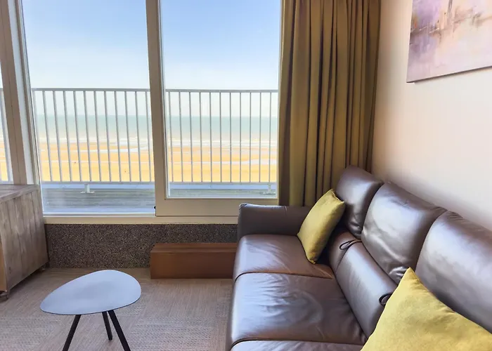 Novo Panoramic Sea View Aparthotel De Panne