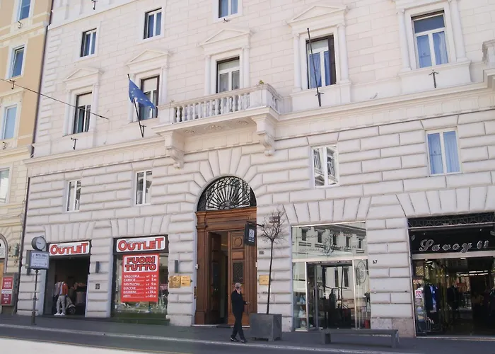 Glam Luxury Rome Hotel