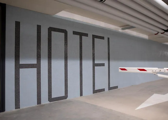 Bob W Amsterdam Noord Aparthotel