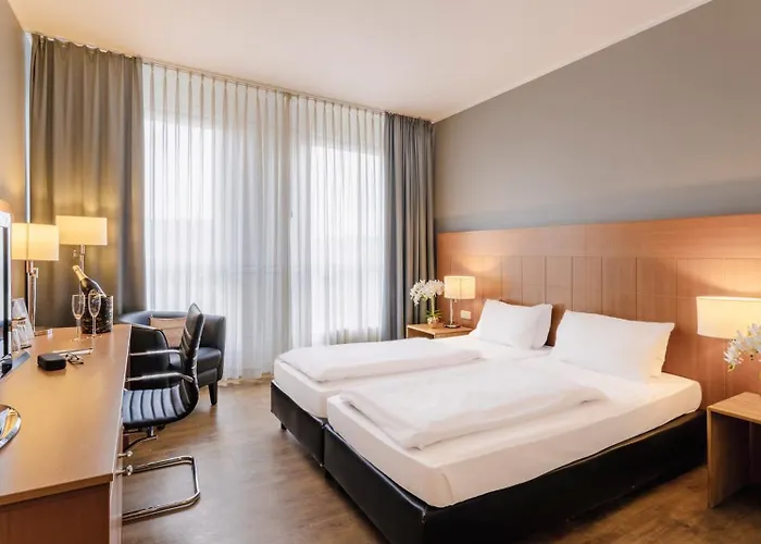 Plaza Premium Koeln Hotel