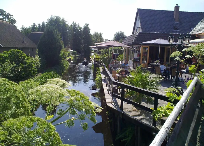 De Dames Van De Jonge Hotel Restaurant Giethoorn