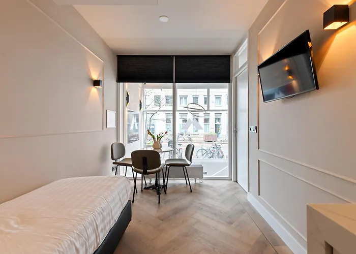 Midtown Hotel Triple Room Amsterdam