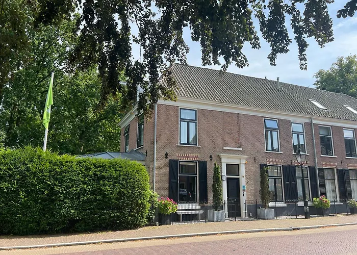 Room One-Twenty-One Naarden
