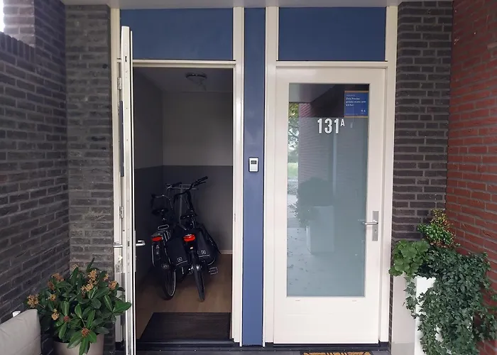 Elvis Presley Private Studio With Kitchen And Airconditioning Goes