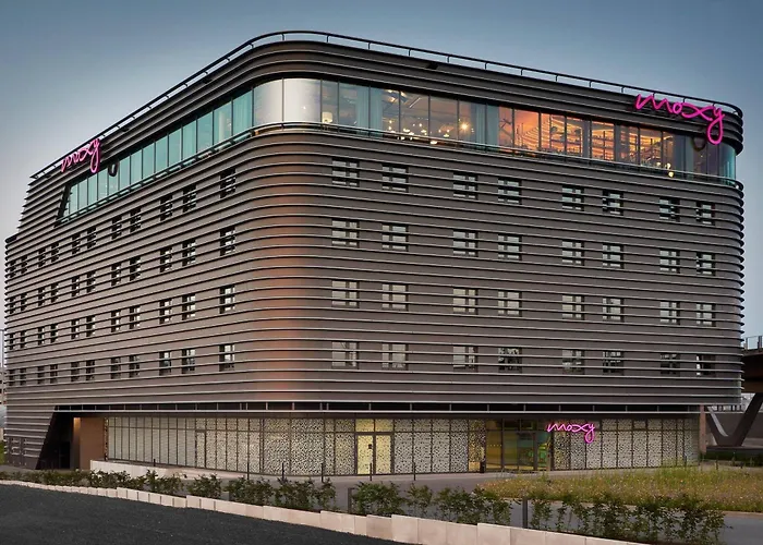 Moxy Cologne Bonn Airport Hotel