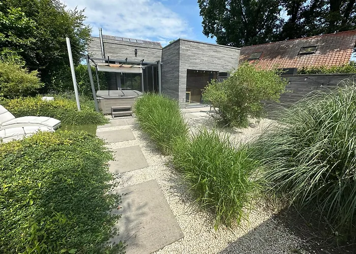 Tranquilo Maaseik Bed and Breakfast