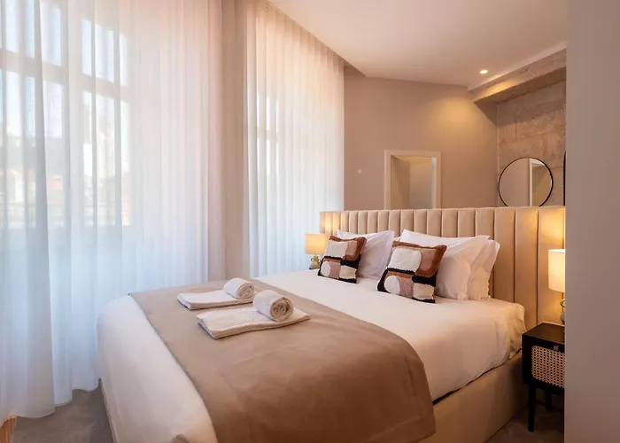 Ando Living - Flores 200 House Porto