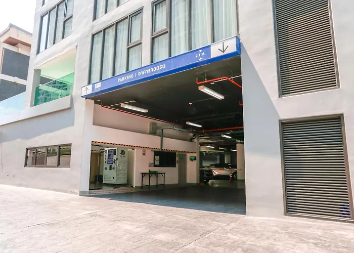 Holiday Inn Express & Suites Bangkok Central Pier By Ihg
