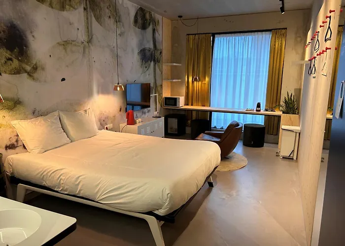 Moloko, Modern Designed Sleep & Shower Hotel In City Center, Digital Key By Sms Enschede