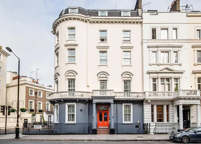 Oyo Townhouse New England, London Victoria Hotel