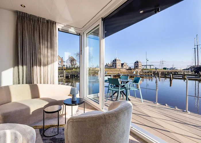 Holland Houseboat Lemmer