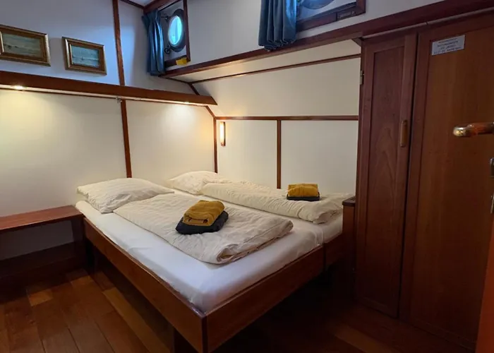 Hotelboot Zwaan Amsterdam