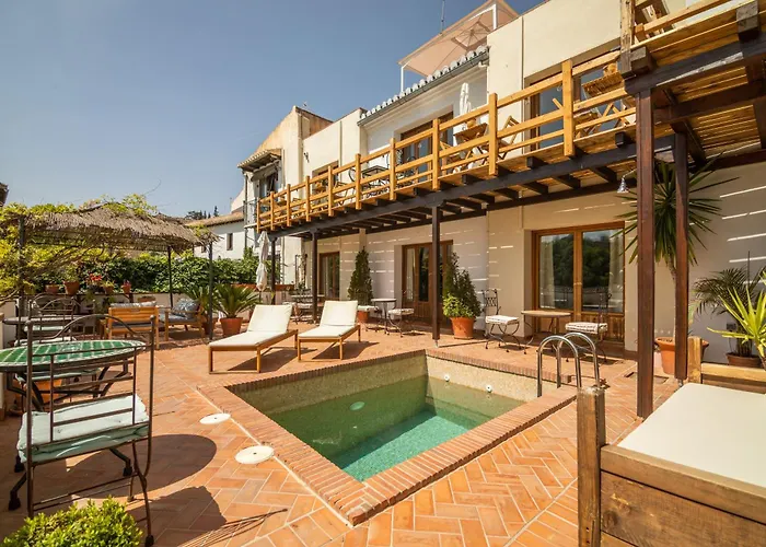 Casa Bombo Bed and Breakfast Granada