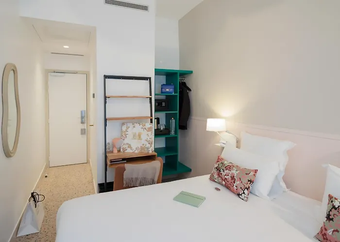 Trendy Canettes Hotel Parijs