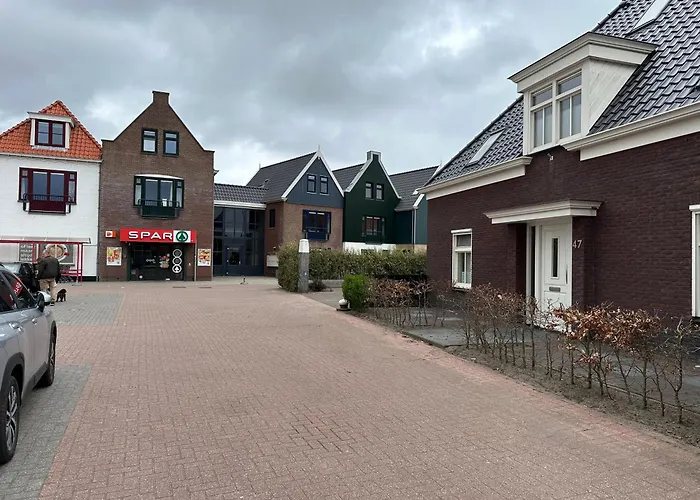 Logies en koffie achter de diek Oudeschild