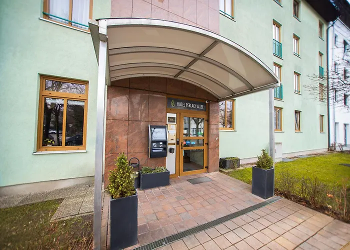 Hotel Perlach Allee by Blattl München