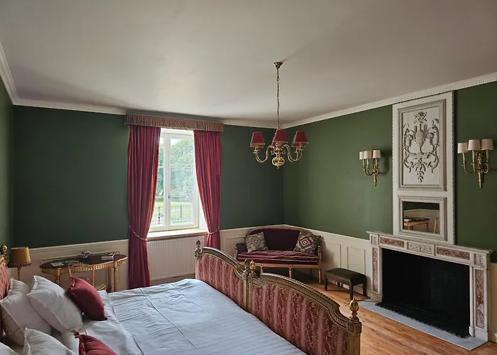 Kasteel Duras Bed and Breakfast Sint-Truiden
