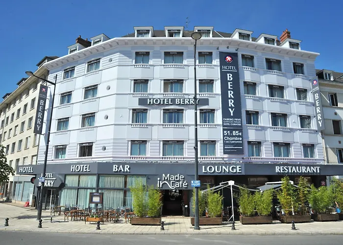 Hotel The Originals City Le Berry - Proche Centre-Ville - Gare Bourges