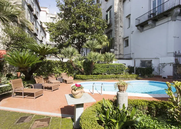 Costantinopoli 104 Hotel Napels