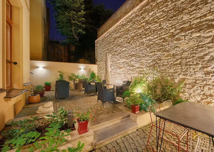 Hunger Wall Residence Praag