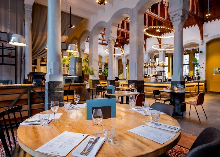 Post-Plaza Hotel & Grand Cafe Leeuwarden