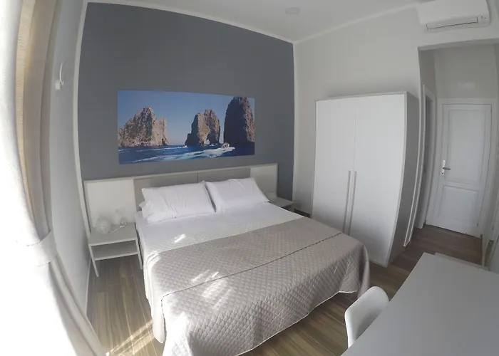 Rooms Stazione Centrale Napels