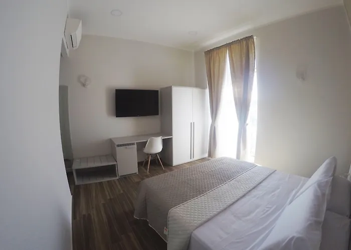 Rooms Stazione Centrale Napels