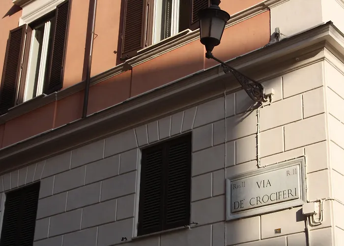 Town House Fontana Di Trevi Bed and Breakfast Rome