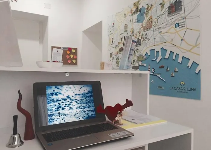 La Casa Di Luna Napels