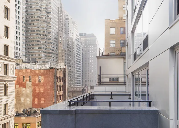 Courtyard By Marriott New York World Trade Center Area Hotel