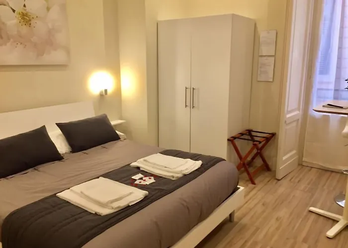 Da Polly A Piazza Amedeo Bed and Breakfast Napels