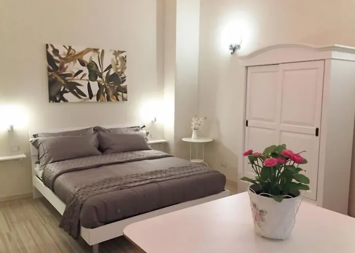 Da Polly A Piazza Amedeo Bed and Breakfast Napels