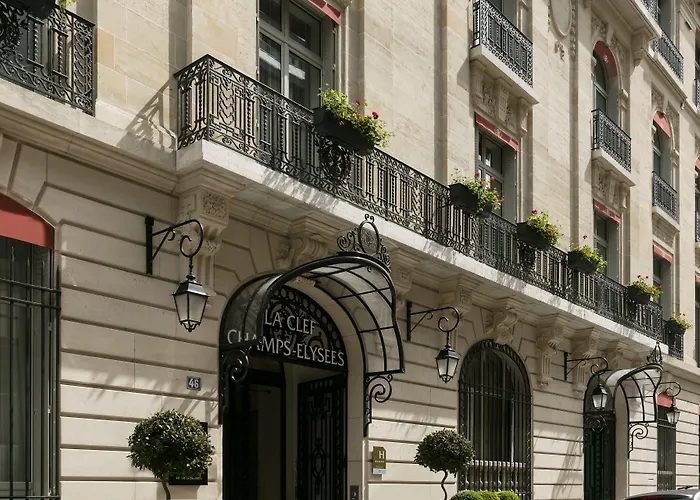 La Clef Champs-Elysees Paris By The Crest Collection