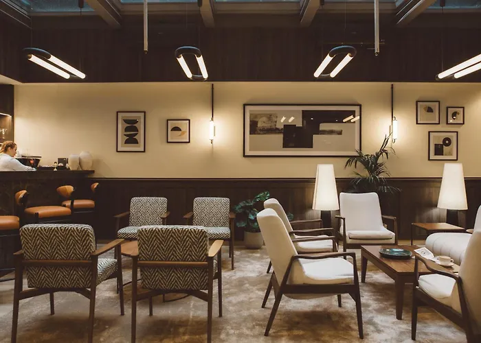 Honest Budapest By Chic & Basic