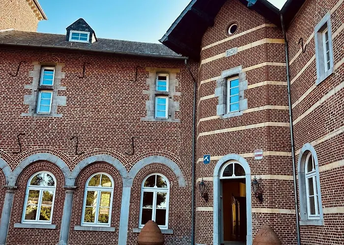 'T Rood Kasteel Bed and Breakfast Hasselt