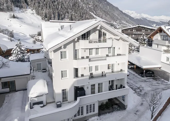 Petit Madlein Bed and Breakfast Ischgl
