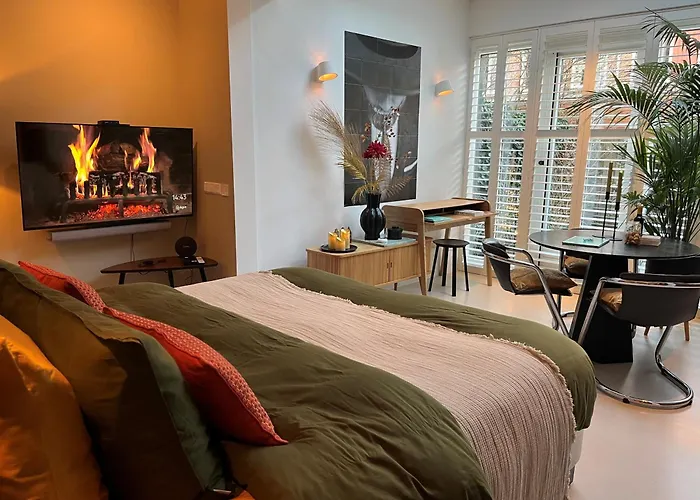 B&B Urban Oasis With Free Parking Amsterdam