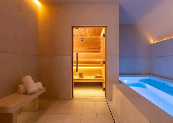 Almarine Eiffel Hotel & Spa By Malone Parijs